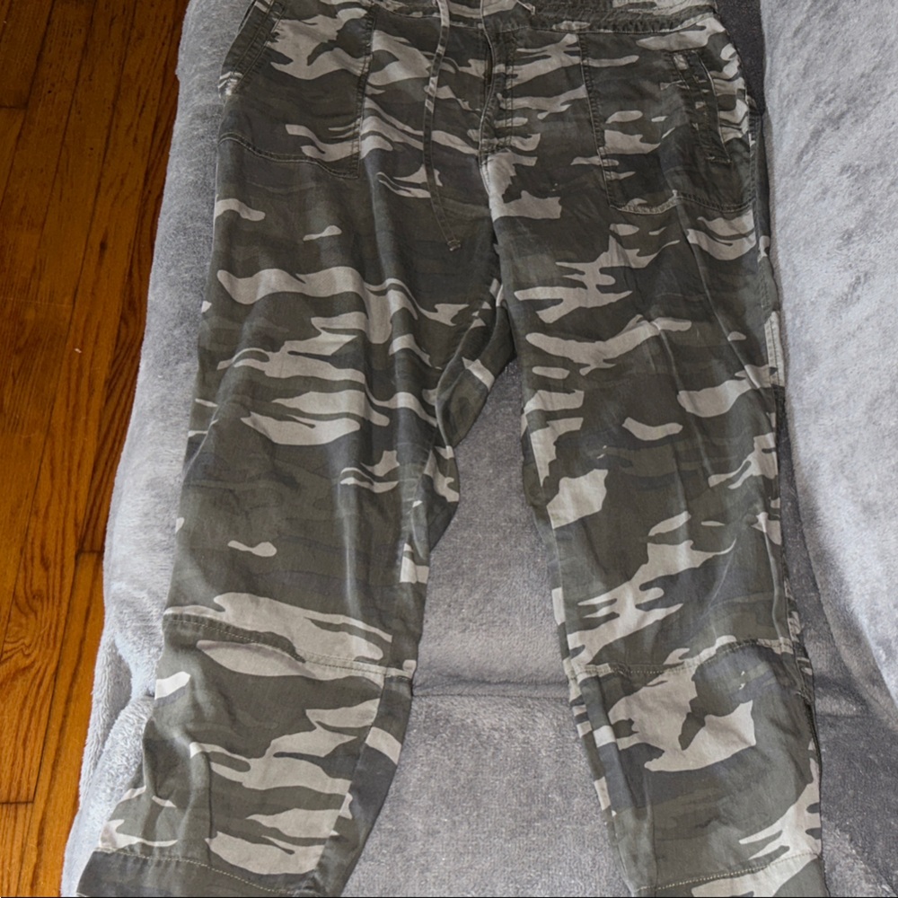 Express Olive Green Camouflage Cropped Pants